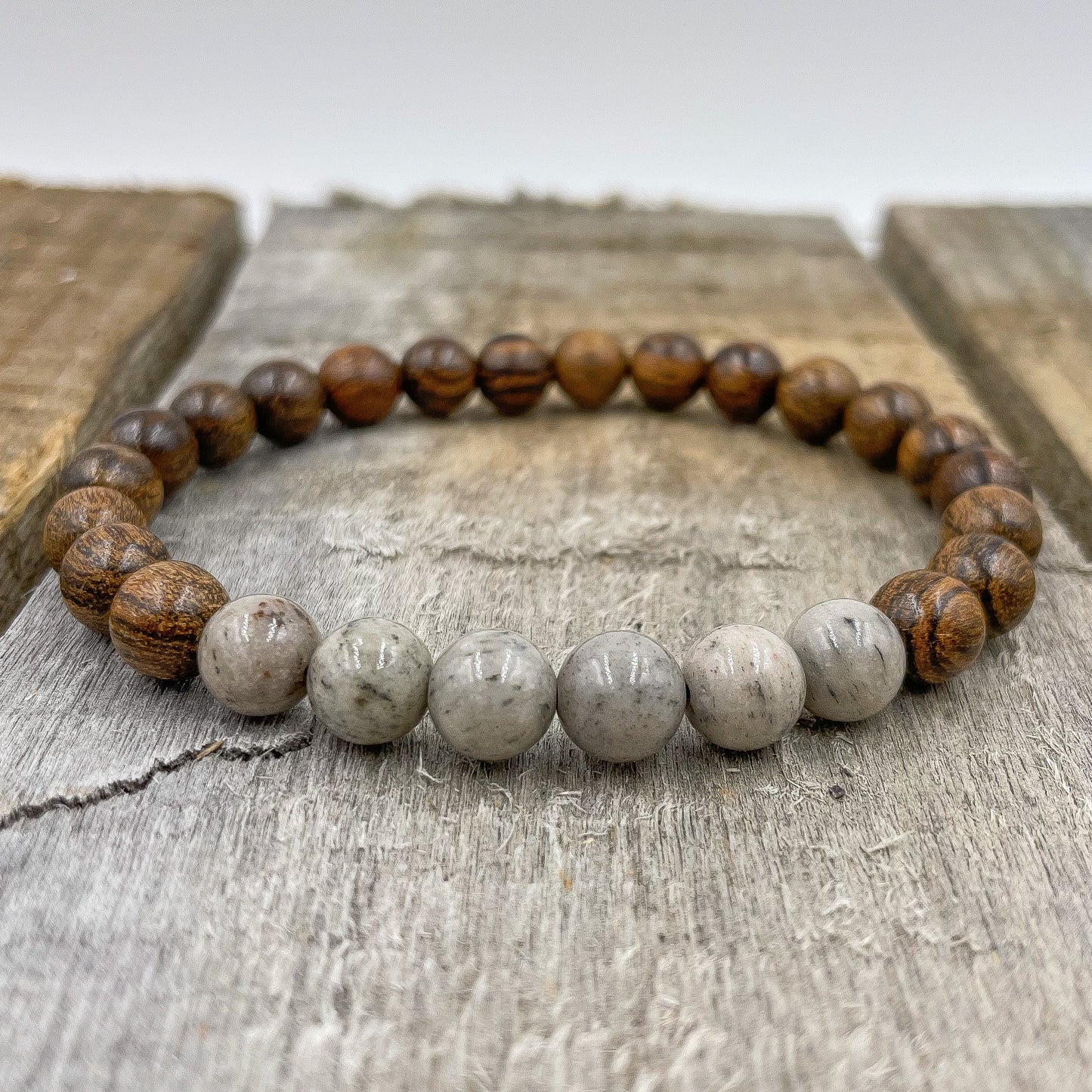 Grove - Grey Feldspar & Tigerskin Sandalwood